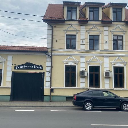 Pensiunea Irish Medias Bagian luar foto
